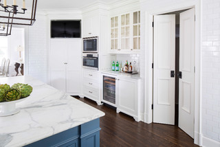 Custom Under Counter Paper Towel Holder - Transitional - Kitchen - Benjamin  Moore Van Deusen Blue