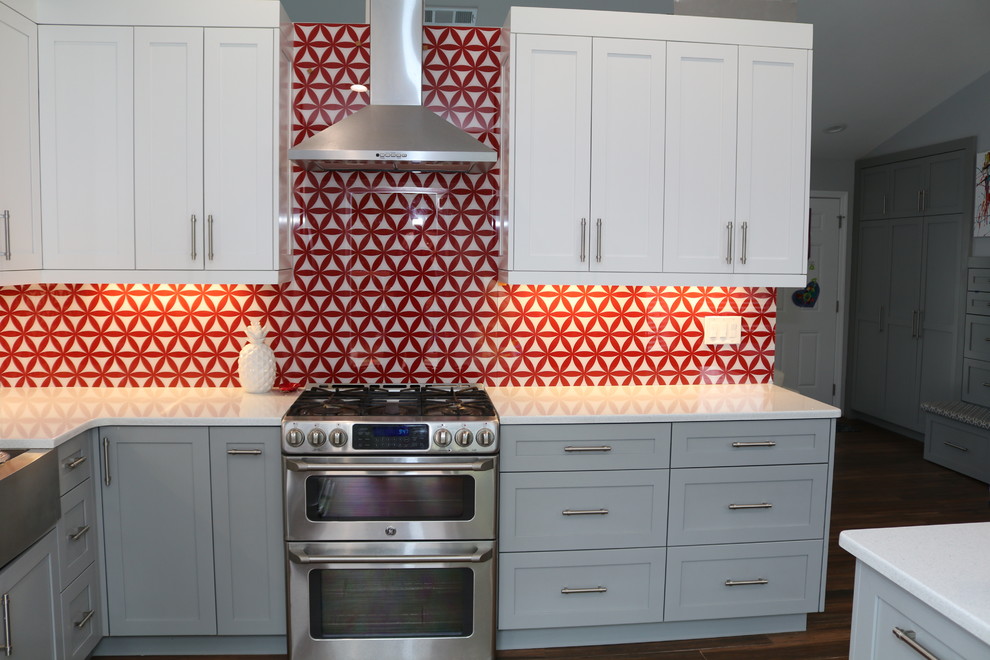 Glass panel backsplash Modern Kitchen Atlanta by TilesMax