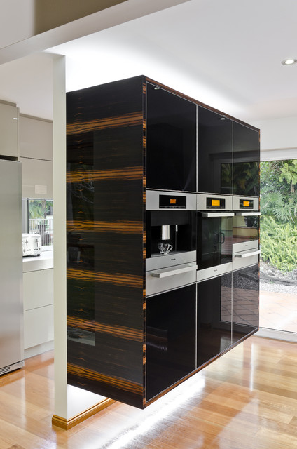 Gold Coast Kitchen - Contemporary - Kitchen - Brisbane - by Darren