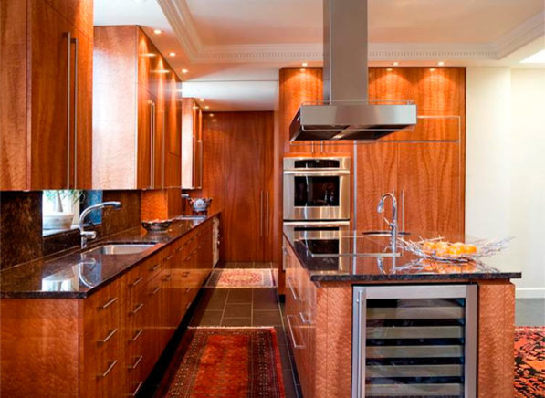 Idéer för att renovera ett stort funkis kök, med en undermonterad diskho, släta luckor, skåp i mellenmörkt trä, granitbänkskiva, grått stänkskydd, stänkskydd i sten, rostfria vitvaror, klinkergolv i porslin, en köksö och grått golv
