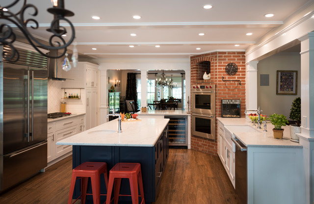 Good Bones White Grey Kitchen Klassisch Modern Kuche Philadelphia Von Cranbury Design Center Llc Houzz