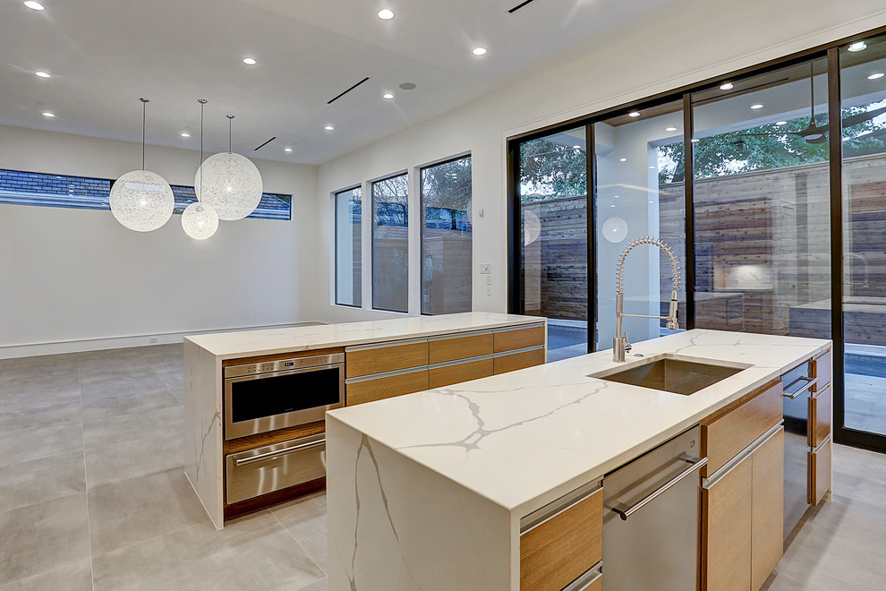 Inspiration for a modern kitchen in Houston.