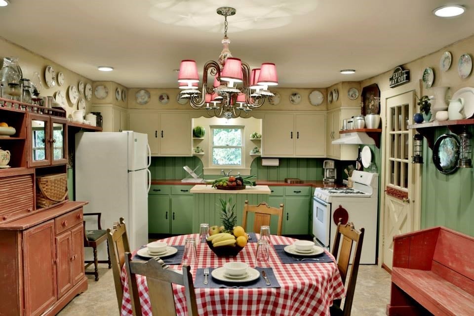 Example of a cottage kitchen design in St Louis