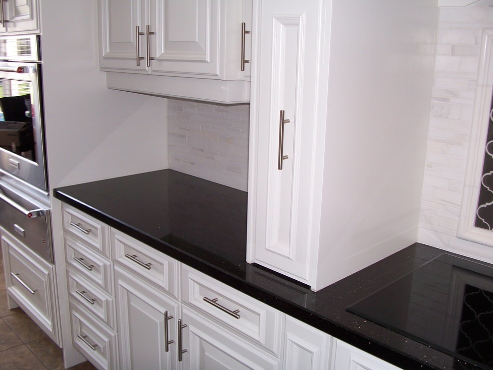 Gourmet Kitchen with Butler Pantry & Writing Desk Kitchen Toronto