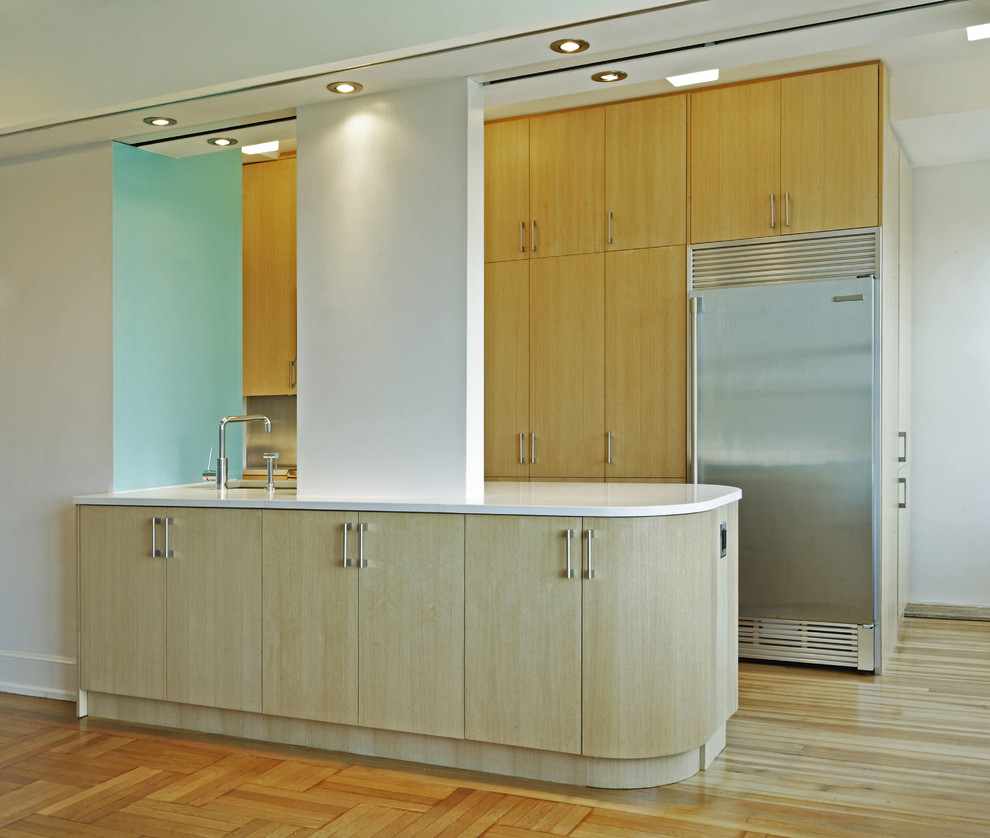 Inspiration for a modern kitchen remodel in New York