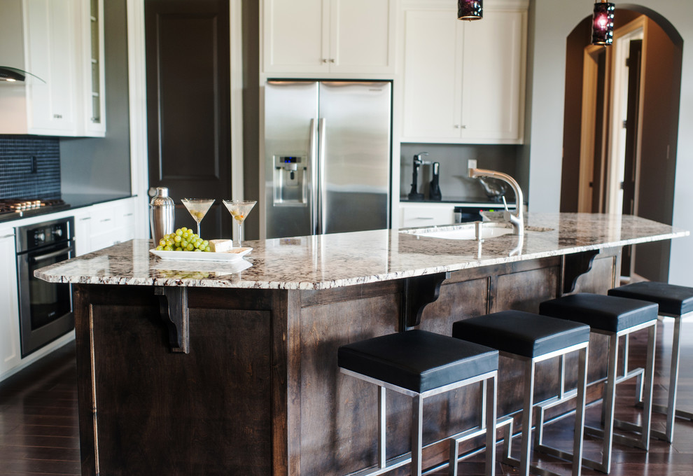 Example of a trendy kitchen design in New Orleans