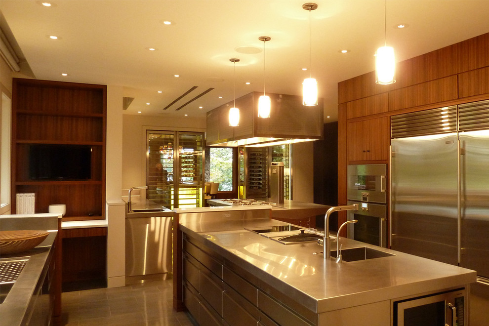 Inspiration for a contemporary kitchen in Grand Rapids.