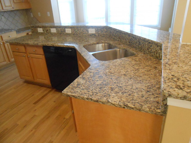 Granite Colors For Light Wood Cabinets, What Color Countertop With Light Cabinets