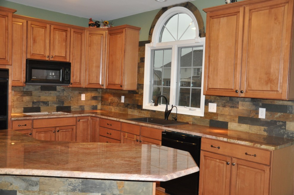 Example of an eclectic kitchen design in Indianapolis