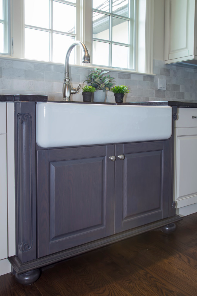 Gray Sink Cabinet With Bun Feet Close, How To Build A Cabinet For A Farmhouse Sink