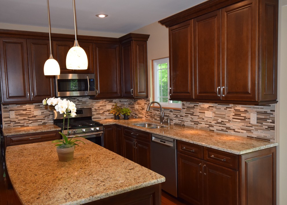 Grayslake Kitchen Remodel - Traditional - Kitchen - Chicago - by Total
