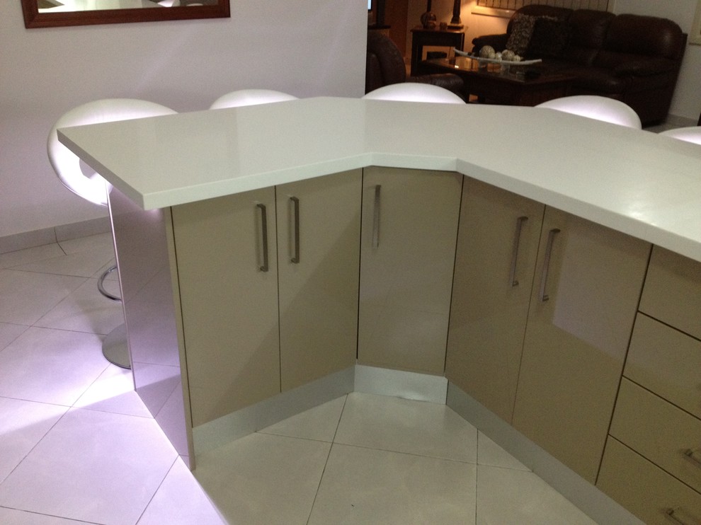 Greenacre Beronia Modern Kitchen Sydney by optimal kitchens and