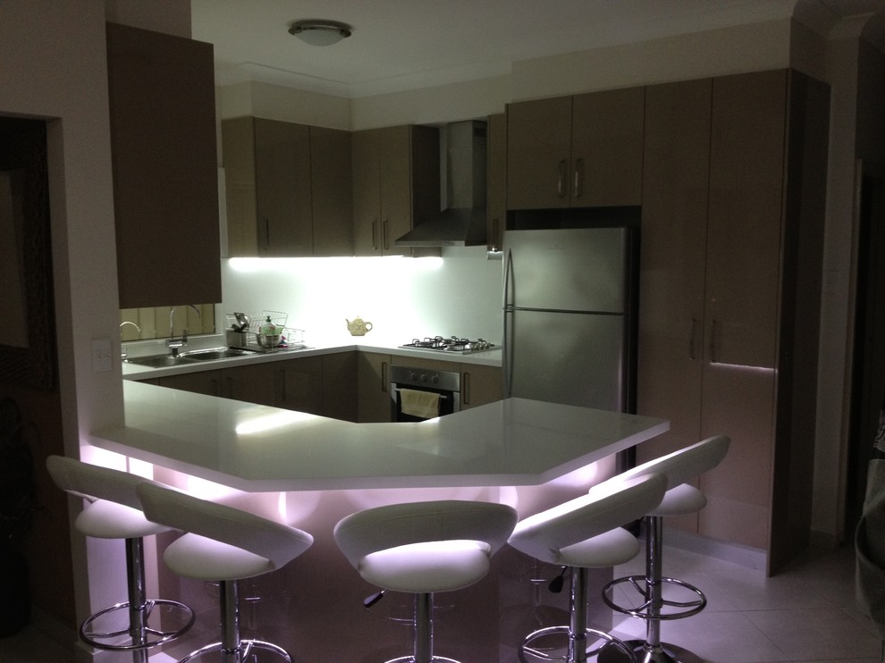 Greenacre Beronia Modern Kitchen Sydney by optimal kitchens and
