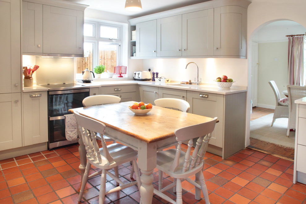 Grey country kitchen Farmhouse Kitchen Buckinghamshire by Design A Space Kitchens