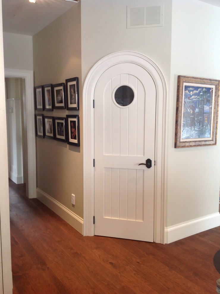 Guelph Project Traditional Kitchen Toronto by Debra Seabrook