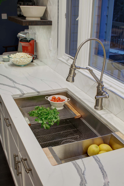 Guest Ready Kitchen Lounge Bar Fusion Kitchen New York By Tracey Stephens Interior Design Inc Houzz