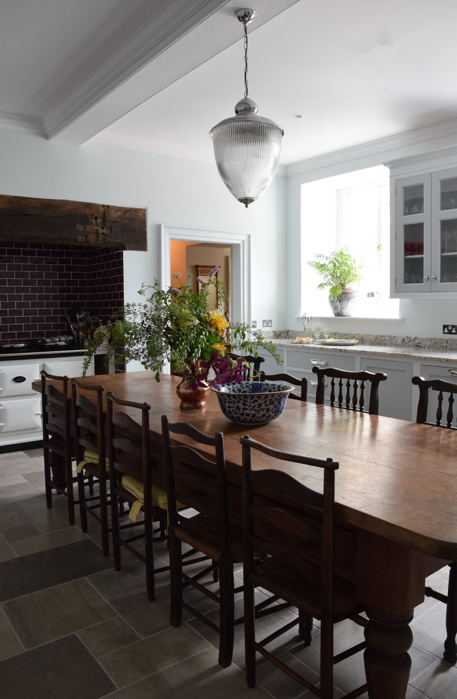 Guild Anderson Classic Hampshire kitchen Traditional Kitchen