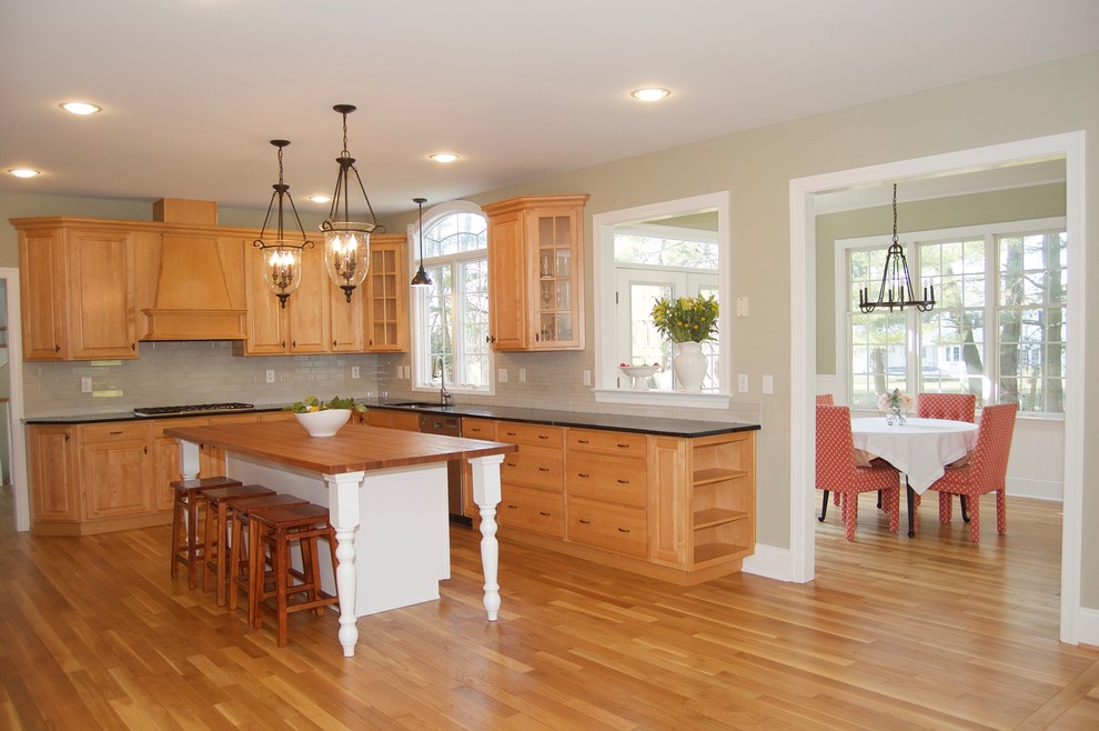 Hadleigh Update Stage to Sell Traditional Kitchen Philadelphia