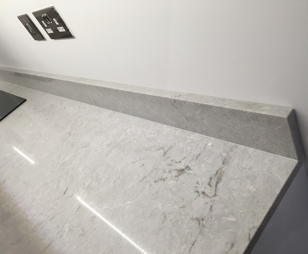 Hammersmith Building In Caesarstone 6131 Bianco Drift Quartz Contemporary Kitchen London By Mkw Surfaces