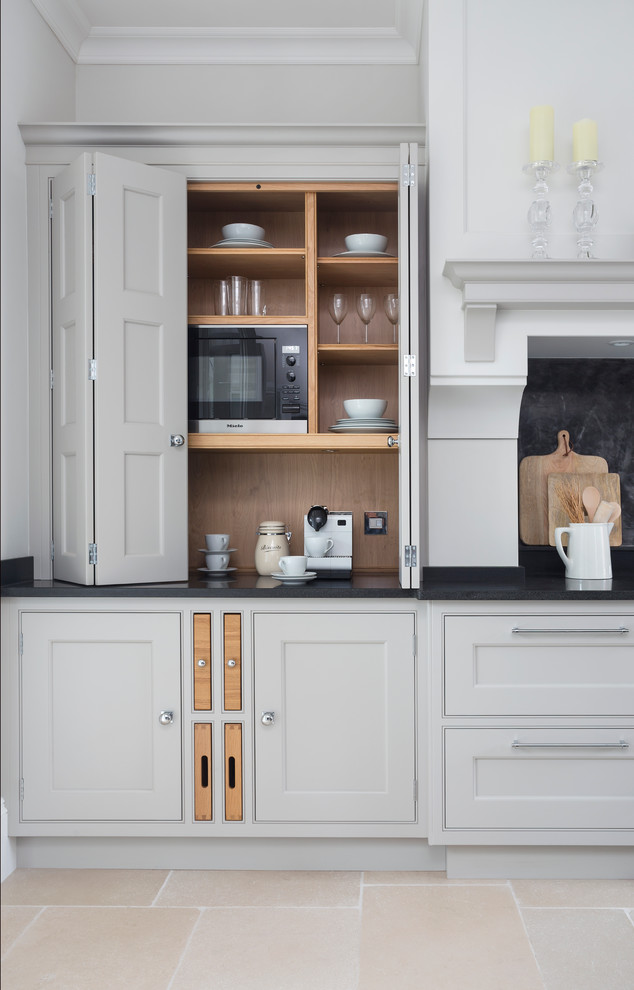 Design ideas for a large traditional kitchen in Hampshire.