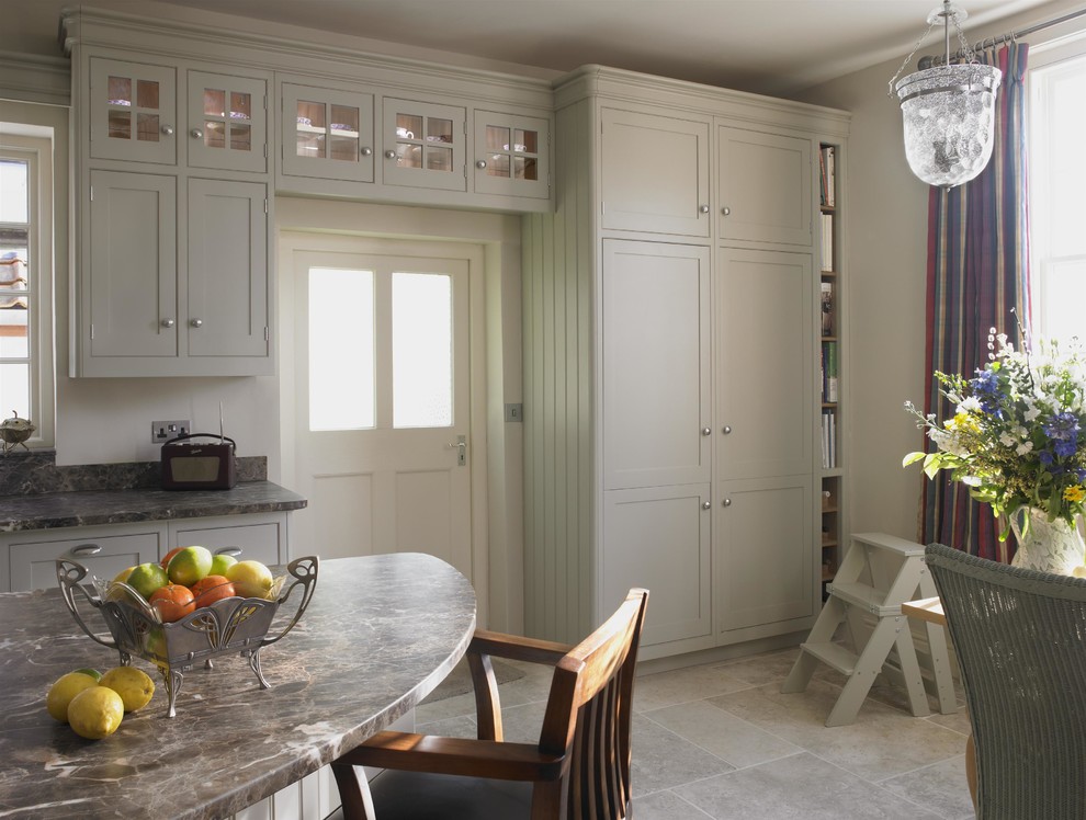 Example of a classic kitchen design in Wiltshire