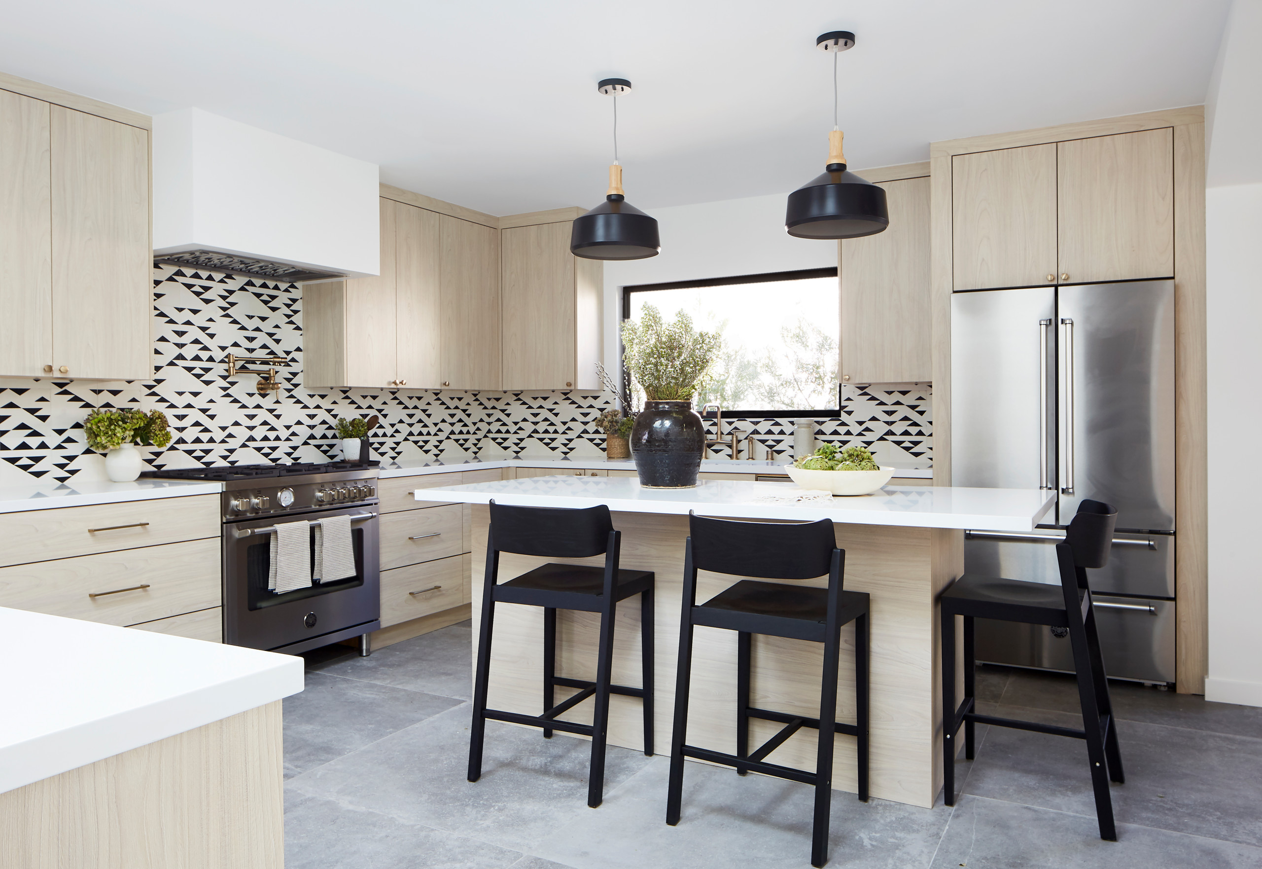 75 Beautiful Kitchen With Cement Tile Backsplash Pictures Ideas July 2021 Houzz