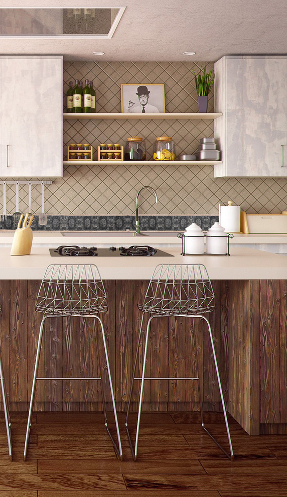 Moderne Küche mit flächenbündigen Schrankfronten, grauen Schränken, Küchenrückwand in Braun, dunklem Holzboden und Kücheninsel in New York