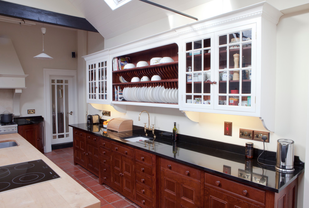 Hand painted bespoke kitchen Traditional Kitchen Dublin by