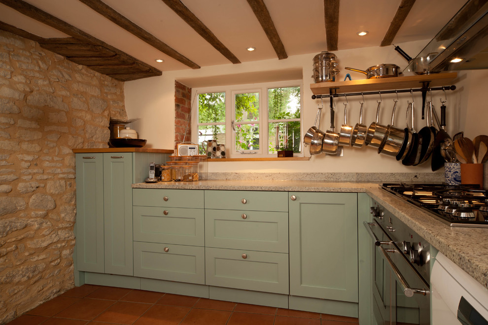 Photo of a traditional kitchen in Oxfordshire.