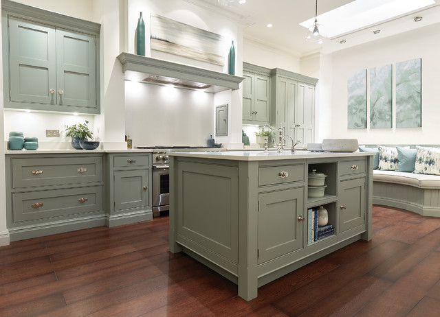Hand-painted Shaker Kitchen - Transitional - Kitchen - London - by Tom  Howley | Houzz UK