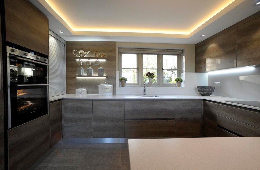 Inspiration for a contemporary kitchen in Essex.