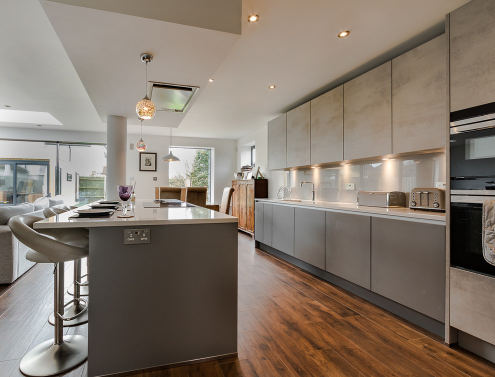 Handleless Concrete Effect Kitchen Modern Kitchen Surrey by