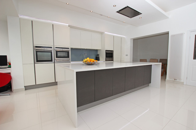 Handleless kitchen island design - Contemporary - Kitchen - London - by LWK  London Kitchens | Houzz AU