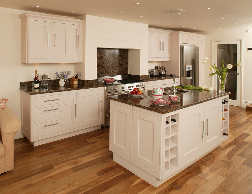 Photo of a classic kitchen in West Midlands.