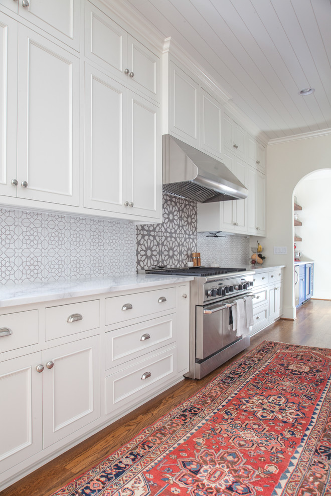 Eclectic eat-in kitchen photo in San Francisco with ceramic backsplash