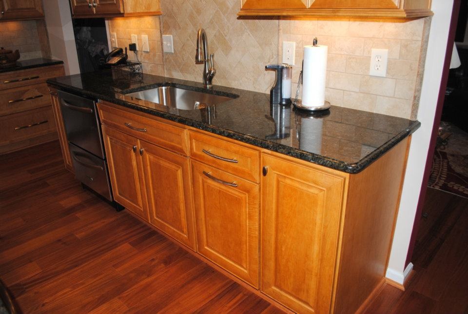 Hardwood Floor, Maple Prescott Butterscotch Cabinets, Tile ...