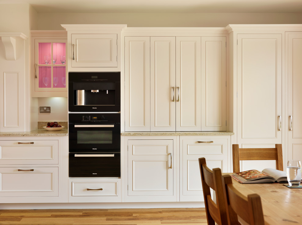 Example of a farmhouse kitchen design in London