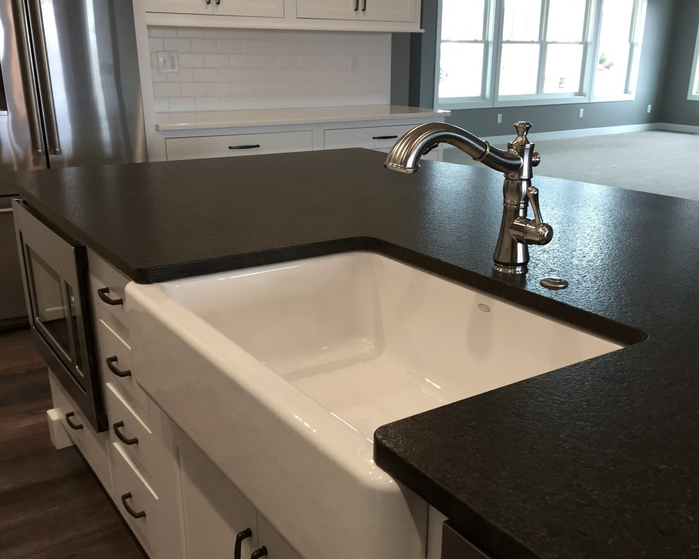 Hazelwood Homes An Inset Instant Classic in Geneseo, IL Klassisch