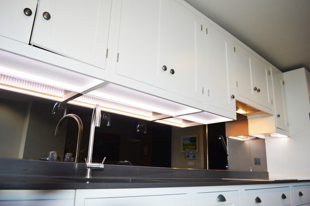 Heat Resistant Toughened Bronze Mirror Glass Splashback Modern Kitchen Hertfordshire By Creoglass Design