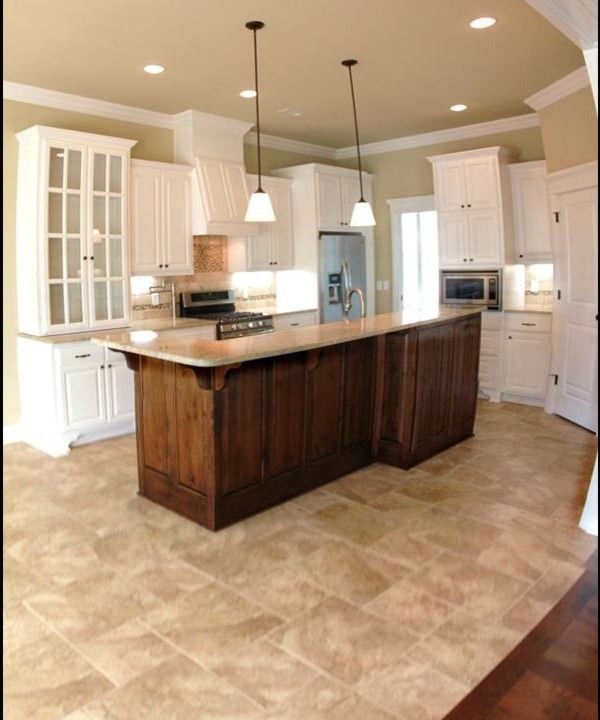 Example of a classic kitchen design in Little Rock