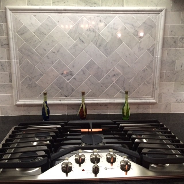 Herringbone Pattern Minimalistisch Küche Baltimore von Kitchens and Baths by Cardigan