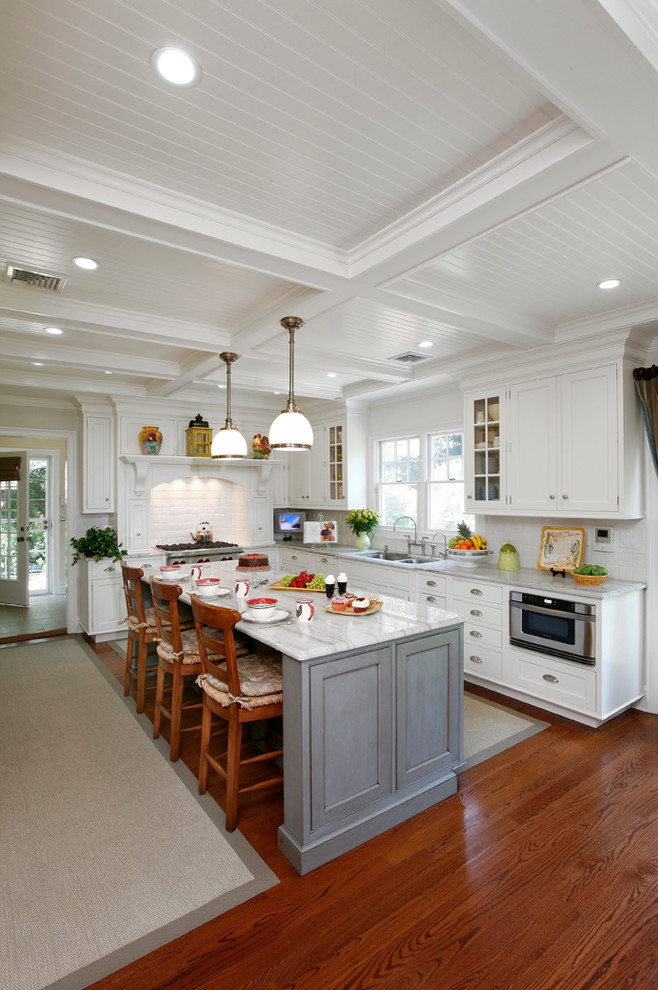 Hewlett Harbor Modified Shaker - Traditional - Kitchen ...