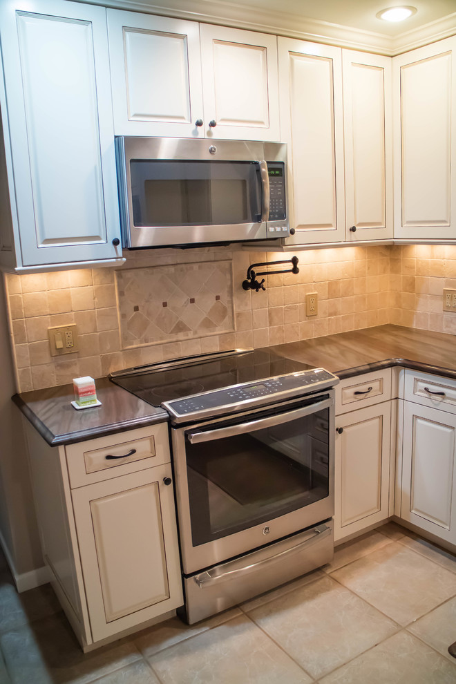 Hicksville Kitchen Transitional Kitchen New York by A&B