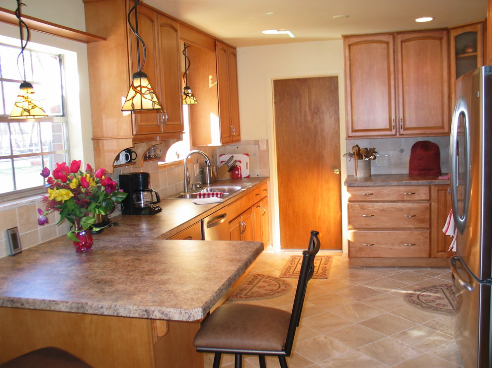 This is an example of a classic kitchen in Denver.