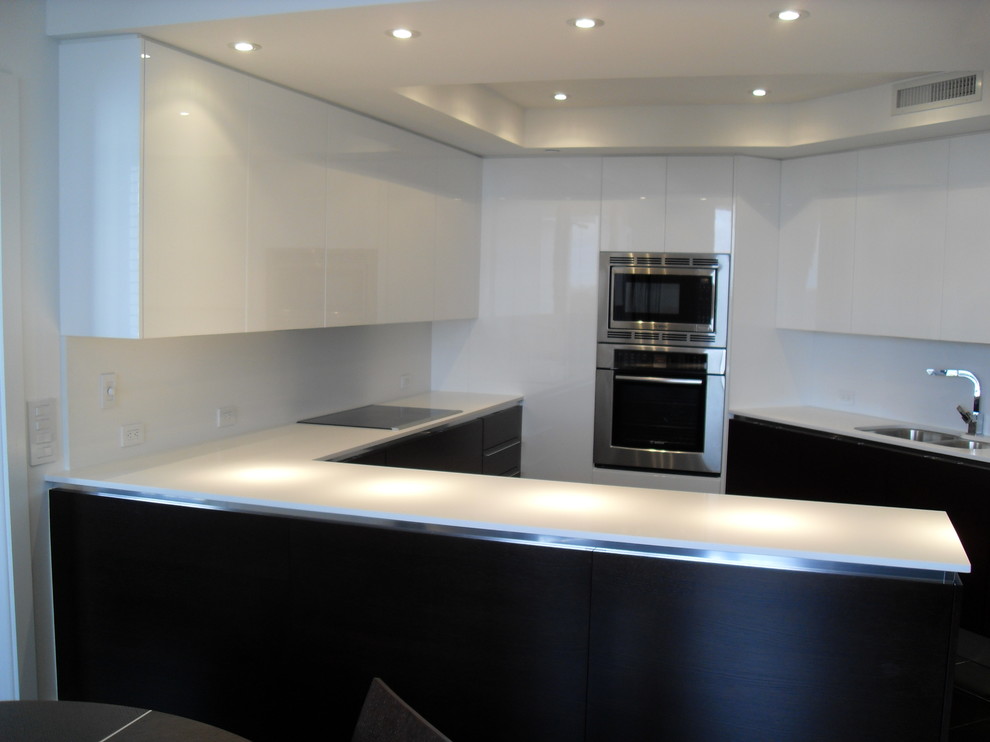 HIGH GLOSS WHITE & DARK WOOD KITCHEN Modern Kitchen Miami by