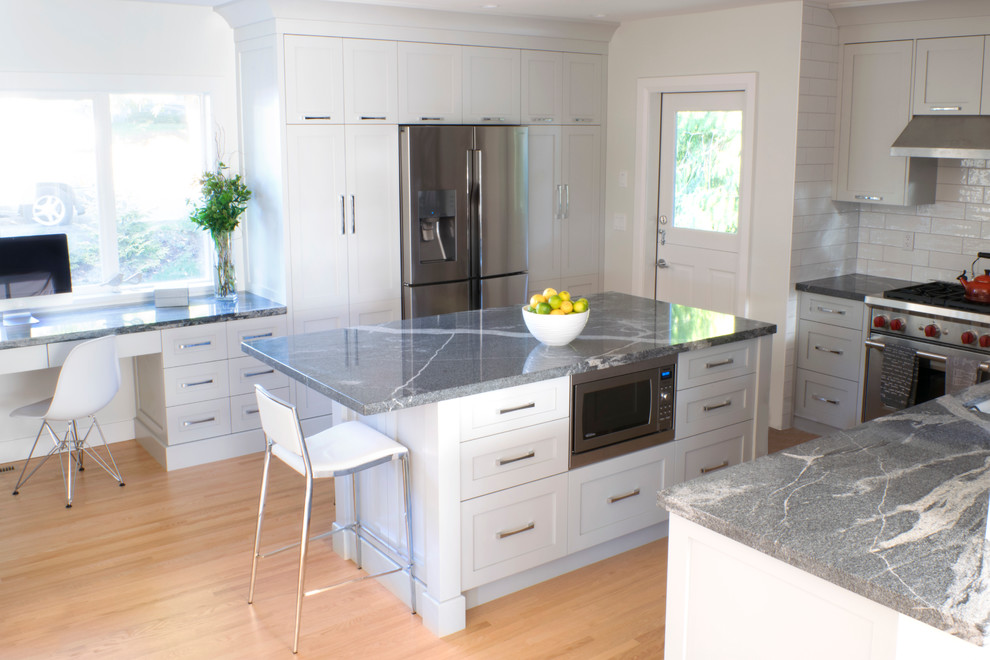 Inspiration for a large timeless kitchen remodel in Vancouver
