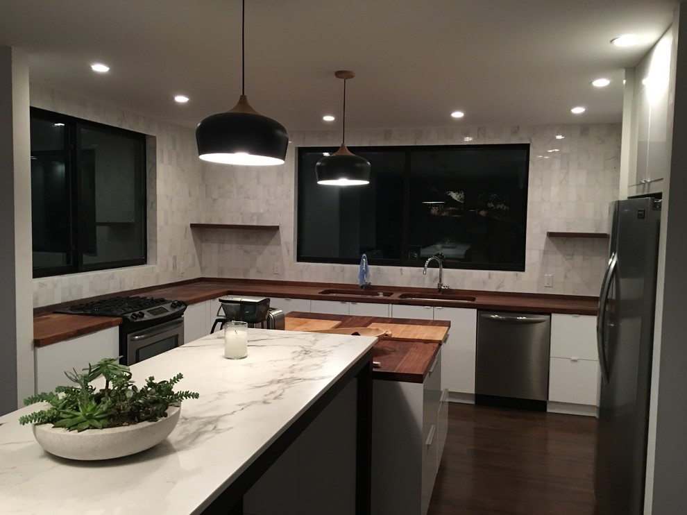 Example of a large minimalist kitchen design in New York