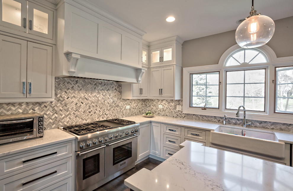 Inspiration for a traditional kitchen in Phoenix.