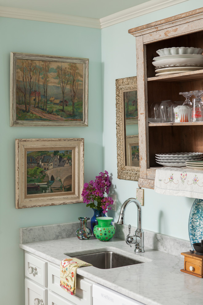 Inspiration for a timeless kitchen remodel in Wilmington
