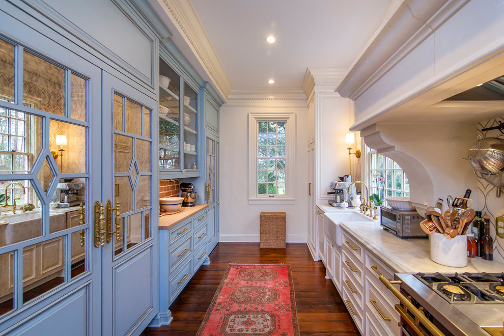 Kitchen - french country kitchen idea in Charlotte